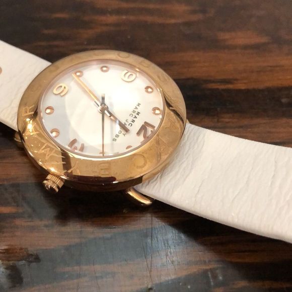 MARC JACOBS Rose Gold & White Leather Large Dial Watch NWOT - Picture 9 of 17